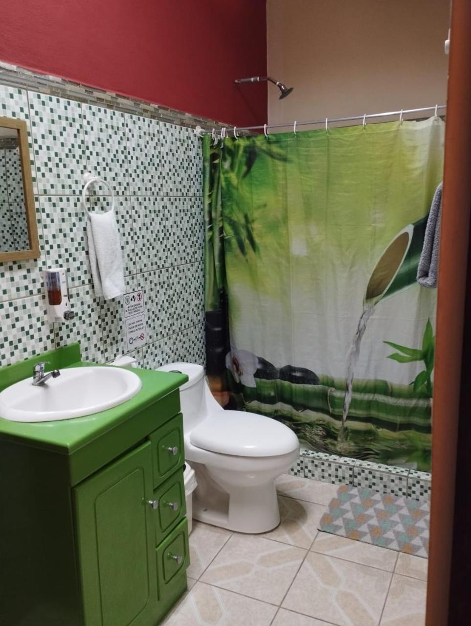 Cabinas Hukats Secret Jungle Puerto Viejo de Talamanca Kültér fotó